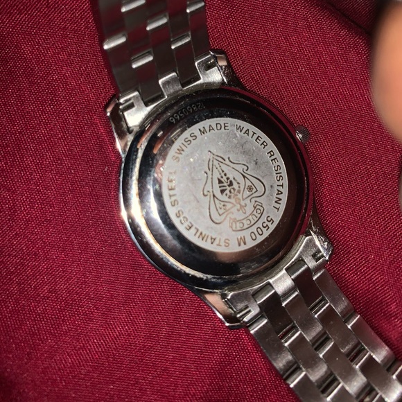 Authentic women’s Gucci Watch - Picture 2 of 5